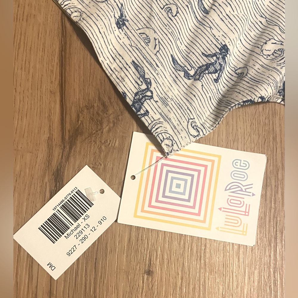 Lularoe Micheal Button Down Casual, 1 pocket Shirt. Pit to pit = 21” - Picture 5 of 8